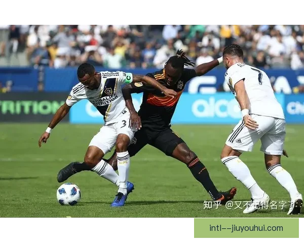 埃克托埃雷拉在休斯顿迪纳摩稳定发挥 展现出色实力与领导力